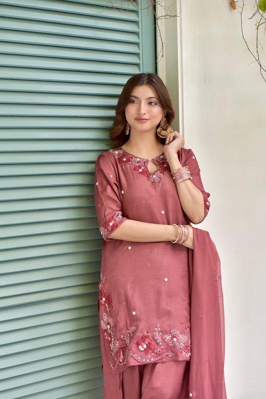 Vasl Set (hand-embroidered)