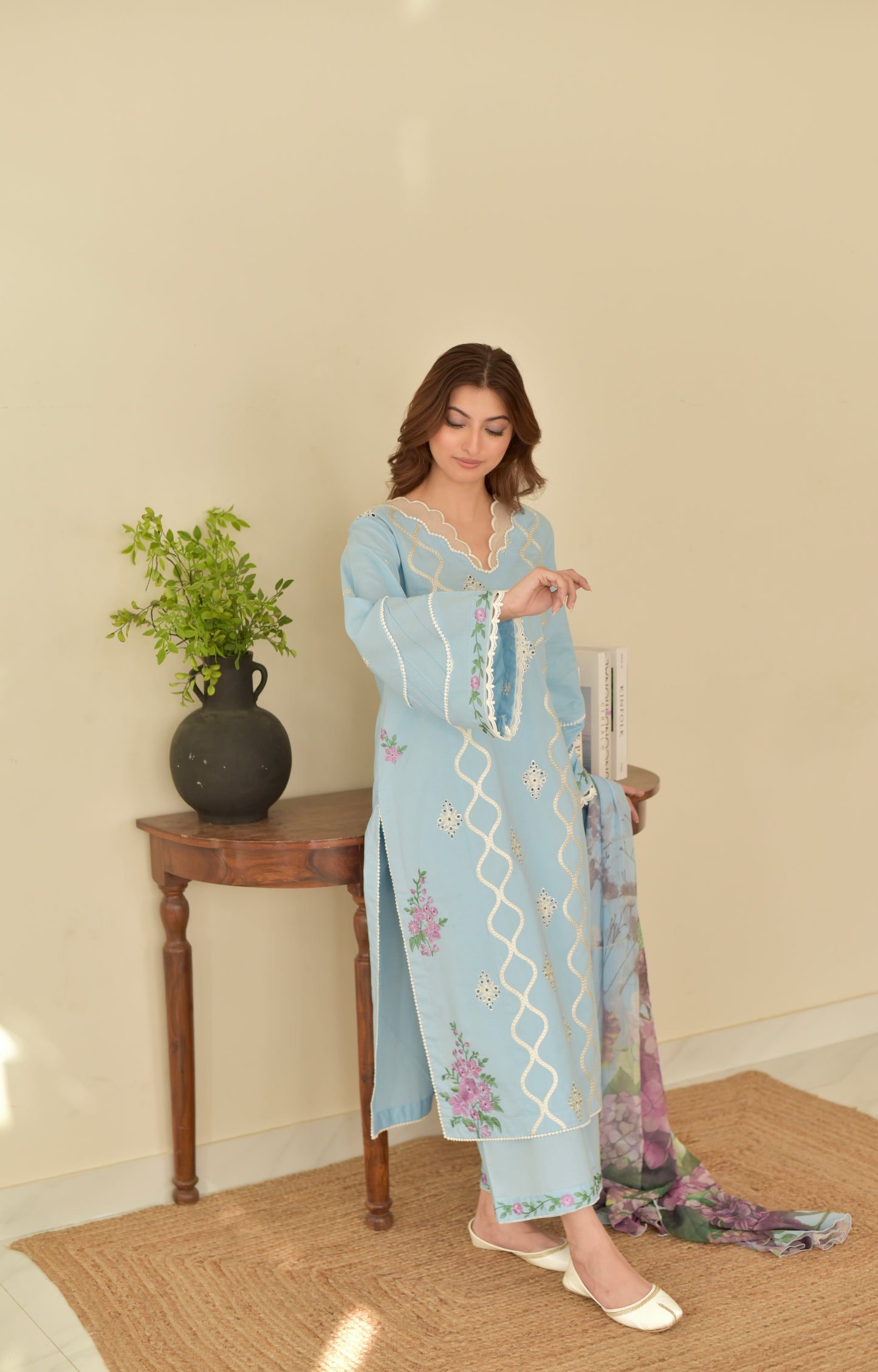 Naveen Set