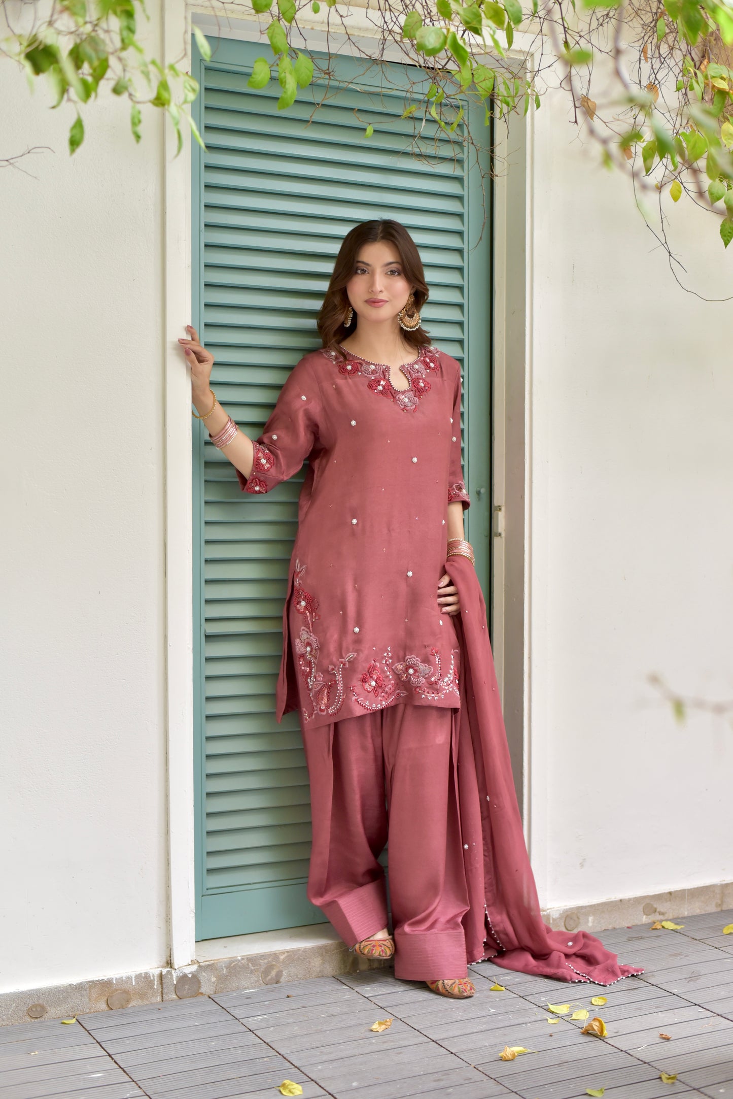 Vasl Set (hand-embroidered)